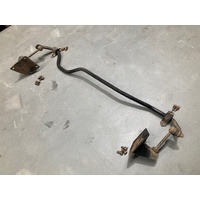 Genuine Nissan Patrol GU Y61 Front Swaybar Second Hand 20Mm With Chassis Brackets 
